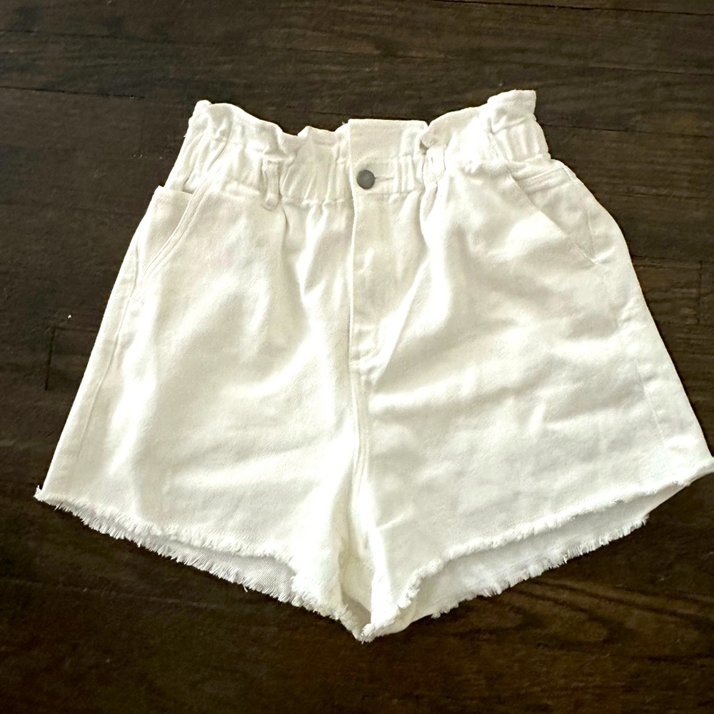 Women's High-Waist White Paperbag Shorts - Picture 2 of 8